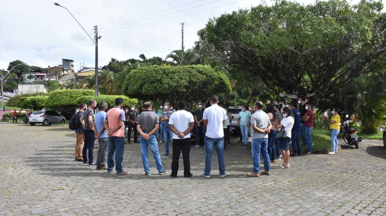 Camacã: Prefeito Paulo do Gás reúne servidores públicos e secretários para desejar um bom início de ano